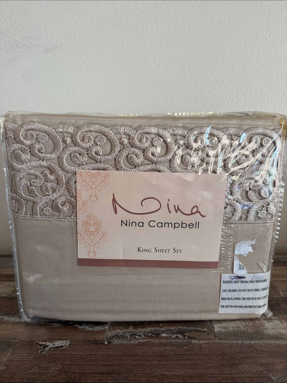 NWT Nina Campbell Luxury King Sheet Set – 300 TC 100% Cotton Sateen Beige